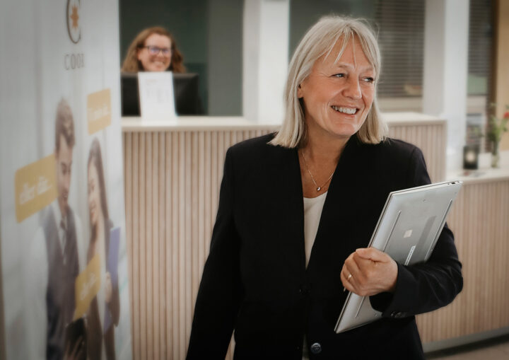 Karin Hallinder, Coor